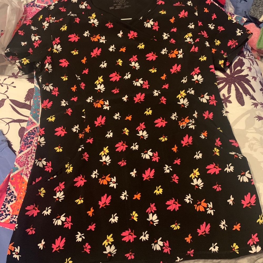 Cherokee infinity scrub top